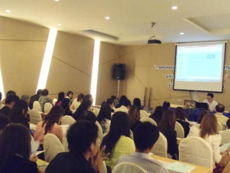 ภาพถ่าย ใช้ปุ่มลูกศร ซ้าย หรือ ขวา เลื่อนภาพถ่าย หรือปุ่มสามเหลี่ยมฉายภาพอัตโนมัติ  ถ้าต้องการบันทึกภาพ ใช้เมาส์คลิกขวาเลือกหัวข้อ  เป็นรูปภาพเป็น.. หรือ save as.. แสดงเต็มจอภาพ กุดปุ่ม F11 