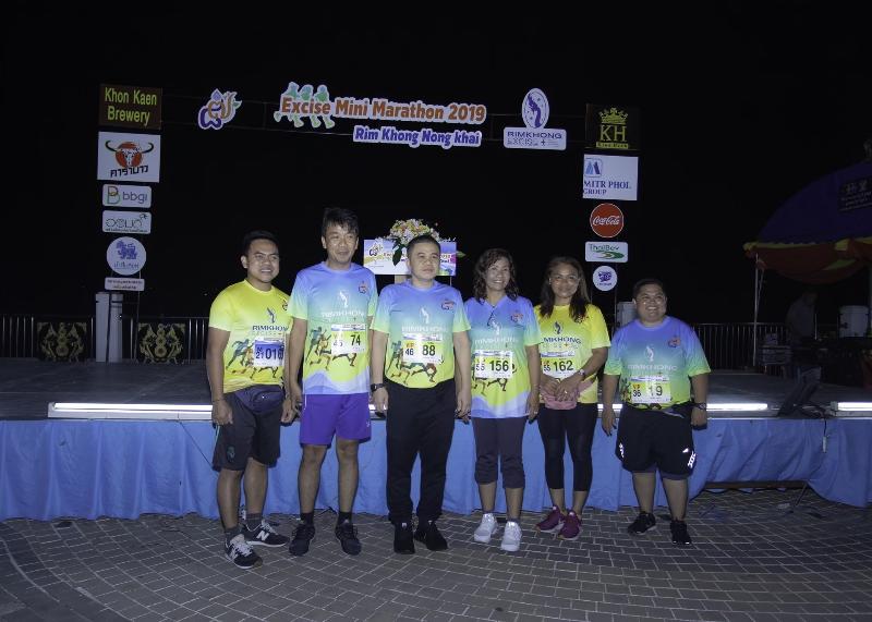 ภาพถ่าย ใช้ปุ่มลูกศร ซ้าย หรือ ขวา เลื่อนภาพถ่าย หรือปุ่มสามเหลี่ยมฉายภาพอัตโนมัติ  ถ้าต้องการบันทึกภาพ ใช้เมาส์คลิกขวาเลือกหัวข้อ  เป็นรูปภาพเป็น.. หรือ save as.. แสดงเต็มจอภาพ กุดปุ่ม F11 