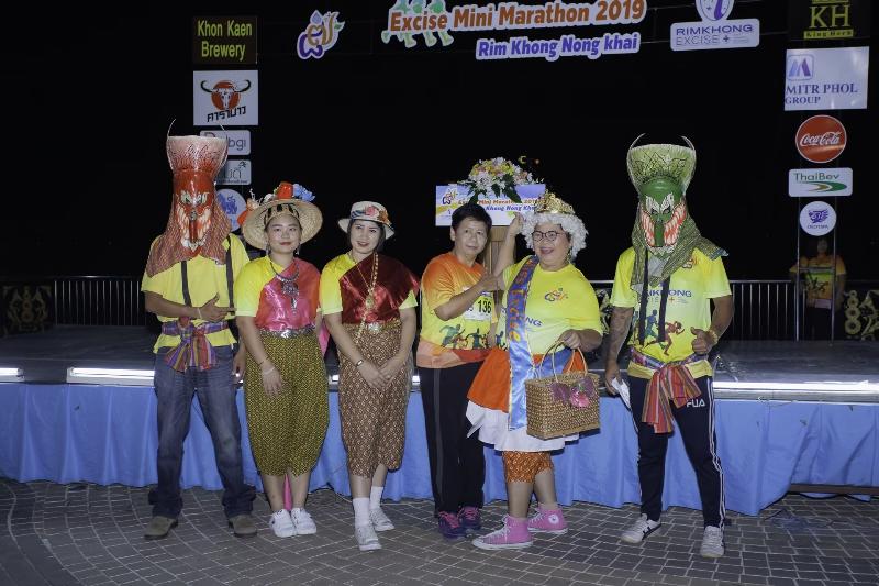 ภาพถ่าย ใช้ปุ่มลูกศร ซ้าย หรือ ขวา เลื่อนภาพถ่าย หรือปุ่มสามเหลี่ยมฉายภาพอัตโนมัติ  ถ้าต้องการบันทึกภาพ ใช้เมาส์คลิกขวาเลือกหัวข้อ  เป็นรูปภาพเป็น.. หรือ save as.. แสดงเต็มจอภาพ กุดปุ่ม F11 