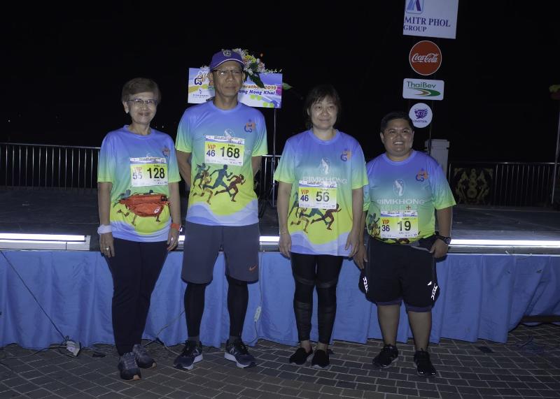 ภาพถ่าย ใช้ปุ่มลูกศร ซ้าย หรือ ขวา เลื่อนภาพถ่าย หรือปุ่มสามเหลี่ยมฉายภาพอัตโนมัติ  ถ้าต้องการบันทึกภาพ ใช้เมาส์คลิกขวาเลือกหัวข้อ  เป็นรูปภาพเป็น.. หรือ save as.. แสดงเต็มจอภาพ กุดปุ่ม F11 