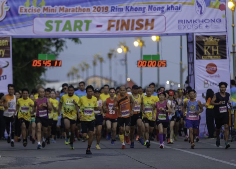 ภาพถ่าย ใช้ปุ่มลูกศร ซ้าย หรือ ขวา เลื่อนภาพถ่าย หรือปุ่มสามเหลี่ยมฉายภาพอัตโนมัติ  ถ้าต้องการบันทึกภาพ ใช้เมาส์คลิกขวาเลือกหัวข้อ  เป็นรูปภาพเป็น.. หรือ save as.. แสดงเต็มจอภาพ กุดปุ่ม F11 