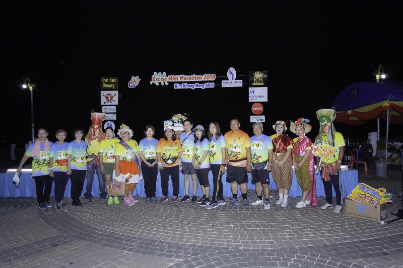 ภาพถ่าย ใช้ปุ่มลูกศร ซ้าย หรือ ขวา เลื่อนภาพถ่าย หรือปุ่มสามเหลี่ยมฉายภาพอัตโนมัติ  ถ้าต้องการบันทึกภาพ ใช้เมาส์คลิกขวาเลือกหัวข้อ  เป็นรูปภาพเป็น.. หรือ save as.. แสดงเต็มจอภาพ กุดปุ่ม F11 