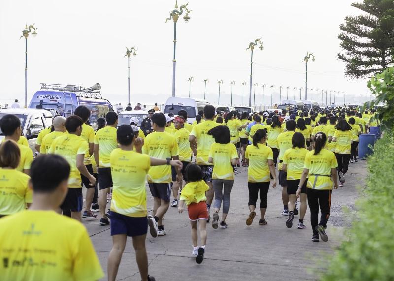 ภาพถ่าย ใช้ปุ่มลูกศร ซ้าย หรือ ขวา เลื่อนภาพถ่าย หรือปุ่มสามเหลี่ยมฉายภาพอัตโนมัติ  ถ้าต้องการบันทึกภาพ ใช้เมาส์คลิกขวาเลือกหัวข้อ  เป็นรูปภาพเป็น.. หรือ save as.. แสดงเต็มจอภาพ กุดปุ่ม F11 