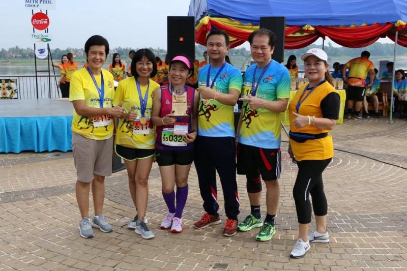 ภาพถ่าย ใช้ปุ่มลูกศร ซ้าย หรือ ขวา เลื่อนภาพถ่าย หรือปุ่มสามเหลี่ยมฉายภาพอัตโนมัติ  ถ้าต้องการบันทึกภาพ ใช้เมาส์คลิกขวาเลือกหัวข้อ  เป็นรูปภาพเป็น.. หรือ save as.. แสดงเต็มจอภาพ กุดปุ่ม F11 