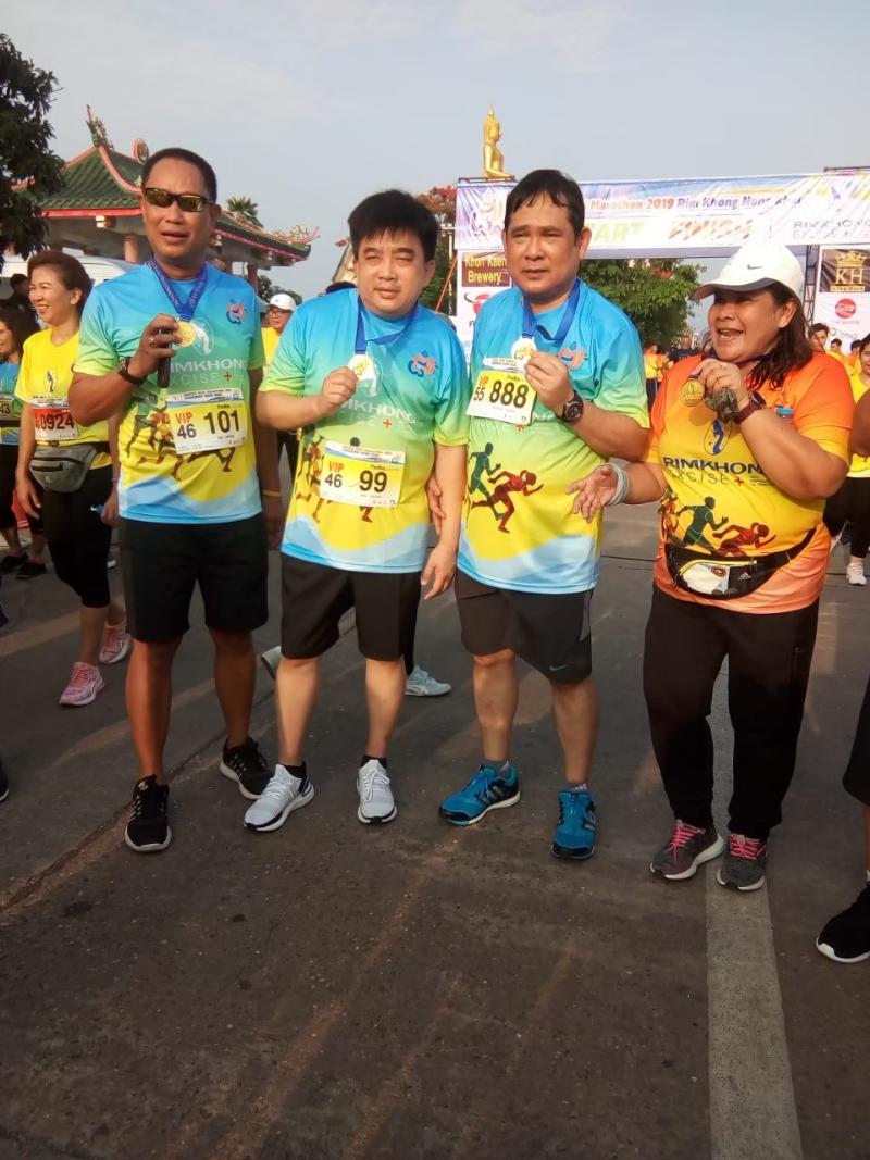 ภาพถ่าย ใช้ปุ่มลูกศร ซ้าย หรือ ขวา เลื่อนภาพถ่าย หรือปุ่มสามเหลี่ยมฉายภาพอัตโนมัติ  ถ้าต้องการบันทึกภาพ ใช้เมาส์คลิกขวาเลือกหัวข้อ  เป็นรูปภาพเป็น.. หรือ save as.. แสดงเต็มจอภาพ กุดปุ่ม F11 