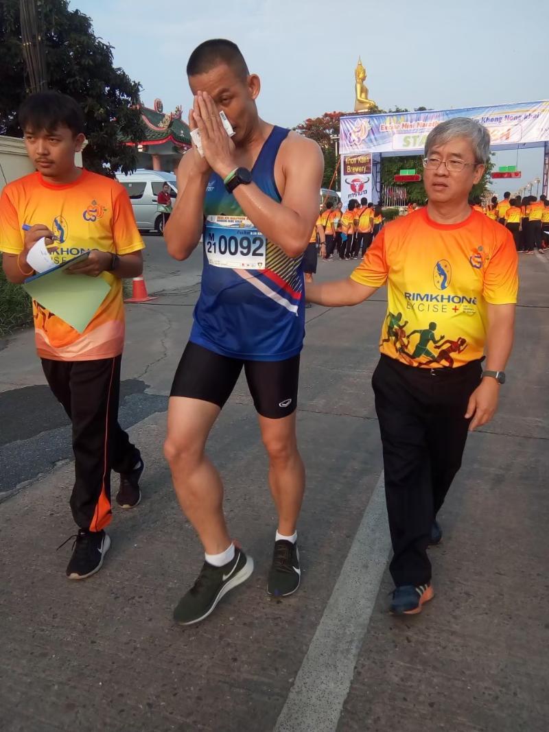 ภาพถ่าย ใช้ปุ่มลูกศร ซ้าย หรือ ขวา เลื่อนภาพถ่าย หรือปุ่มสามเหลี่ยมฉายภาพอัตโนมัติ  ถ้าต้องการบันทึกภาพ ใช้เมาส์คลิกขวาเลือกหัวข้อ  เป็นรูปภาพเป็น.. หรือ save as.. แสดงเต็มจอภาพ กุดปุ่ม F11 