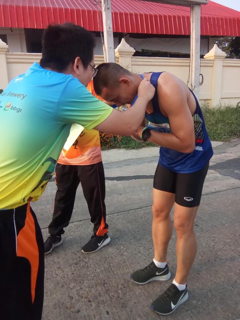 ภาพถ่าย ใช้ปุ่มลูกศร ซ้าย หรือ ขวา เลื่อนภาพถ่าย หรือปุ่มสามเหลี่ยมฉายภาพอัตโนมัติ  ถ้าต้องการบันทึกภาพ ใช้เมาส์คลิกขวาเลือกหัวข้อ  เป็นรูปภาพเป็น.. หรือ save as.. แสดงเต็มจอภาพ กุดปุ่ม F11 