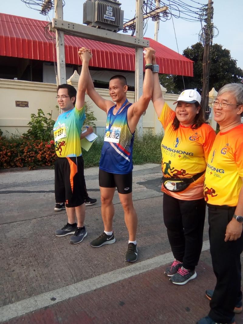 ภาพถ่าย ใช้ปุ่มลูกศร ซ้าย หรือ ขวา เลื่อนภาพถ่าย หรือปุ่มสามเหลี่ยมฉายภาพอัตโนมัติ  ถ้าต้องการบันทึกภาพ ใช้เมาส์คลิกขวาเลือกหัวข้อ  เป็นรูปภาพเป็น.. หรือ save as.. แสดงเต็มจอภาพ กุดปุ่ม F11 