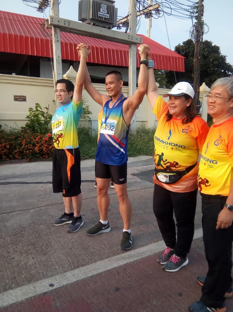 ภาพถ่าย ใช้ปุ่มลูกศร ซ้าย หรือ ขวา เลื่อนภาพถ่าย หรือปุ่มสามเหลี่ยมฉายภาพอัตโนมัติ  ถ้าต้องการบันทึกภาพ ใช้เมาส์คลิกขวาเลือกหัวข้อ  เป็นรูปภาพเป็น.. หรือ save as.. แสดงเต็มจอภาพ กุดปุ่ม F11 