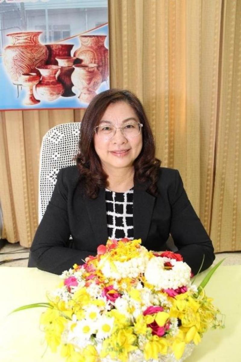 ภาพถ่าย ใช้ปุ่มลูกศร ซ้าย หรือ ขวา เลื่อนภาพถ่าย หรือปุ่มสามเหลี่ยมฉายภาพอัตโนมัติ  ถ้าต้องการบันทึกภาพ ใช้เมาส์คลิกขวาเลือกหัวข้อ  เป็นรูปภาพเป็น.. หรือ save as.. แสดงเต็มจอภาพ กุดปุ่ม F11 