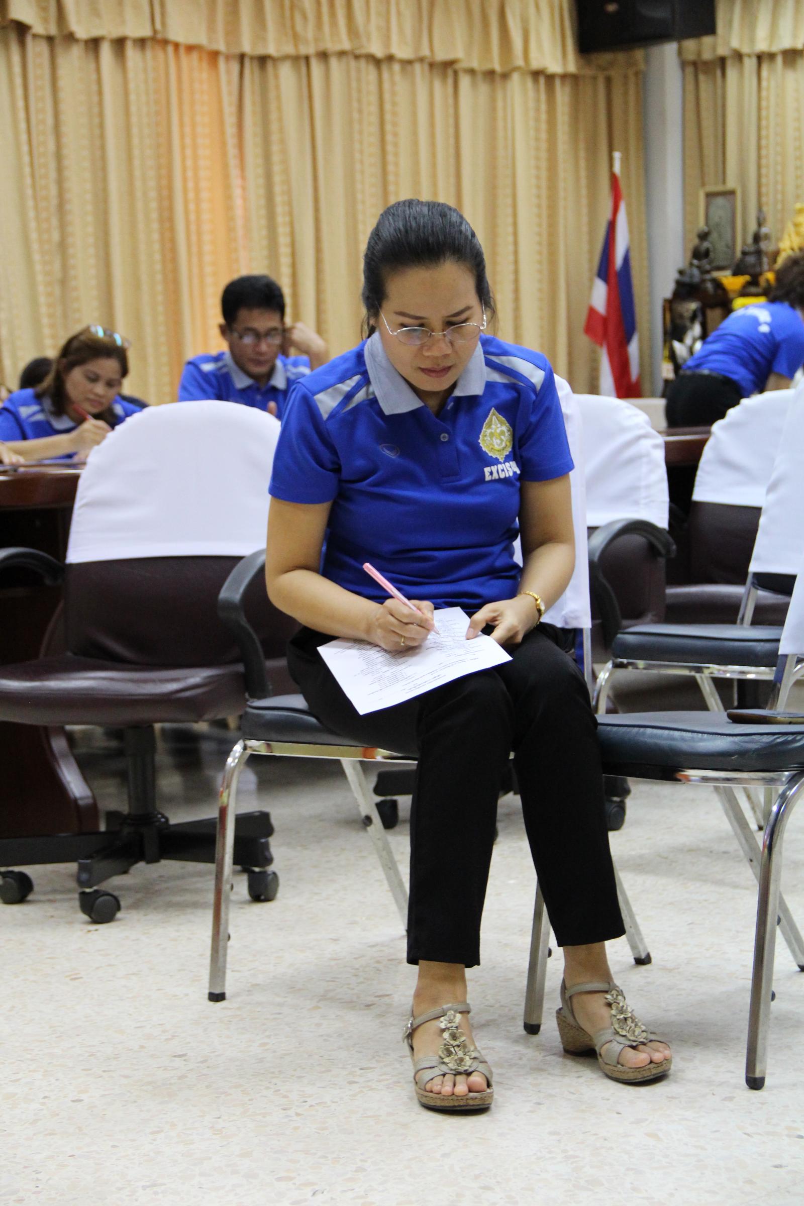 ภาพถ่าย ใช้ปุ่มลูกศร ซ้าย หรือ ขวา เลื่อนภาพถ่าย หรือปุ่มสามเหลี่ยมฉายภาพอัตโนมัติ  ถ้าต้องการบันทึกภาพ ใช้เมาส์คลิกขวาเลือกหัวข้อ  เป็นรูปภาพเป็น.. หรือ save as.. แสดงเต็มจอภาพ กุดปุ่ม F11 