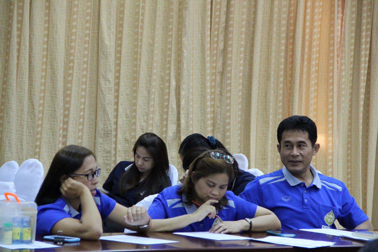 ภาพถ่าย ใช้ปุ่มลูกศร ซ้าย หรือ ขวา เลื่อนภาพถ่าย หรือปุ่มสามเหลี่ยมฉายภาพอัตโนมัติ  ถ้าต้องการบันทึกภาพ ใช้เมาส์คลิกขวาเลือกหัวข้อ  เป็นรูปภาพเป็น.. หรือ save as.. แสดงเต็มจอภาพ กุดปุ่ม F11 