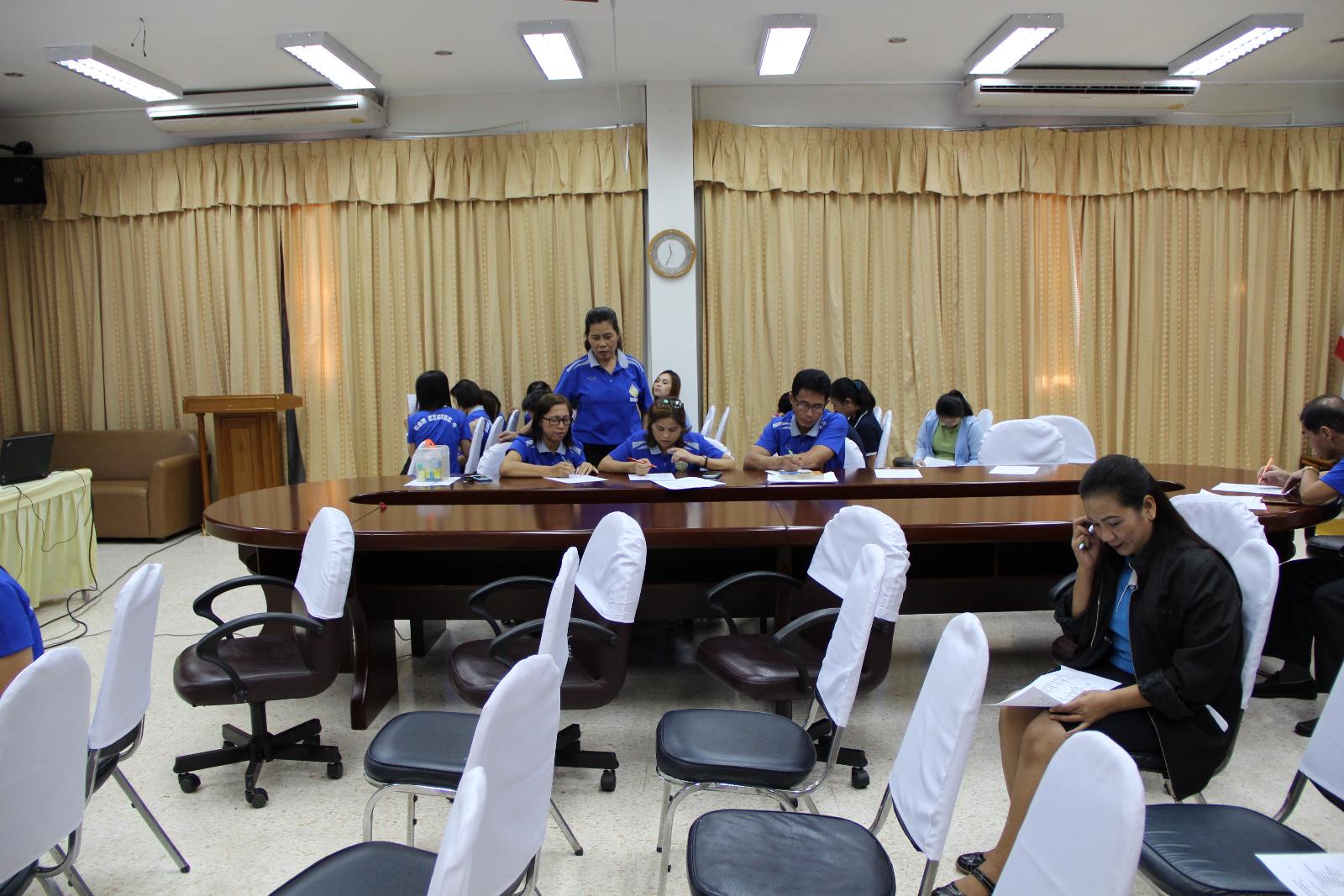 ภาพถ่าย ใช้ปุ่มลูกศร ซ้าย หรือ ขวา เลื่อนภาพถ่าย หรือปุ่มสามเหลี่ยมฉายภาพอัตโนมัติ  ถ้าต้องการบันทึกภาพ ใช้เมาส์คลิกขวาเลือกหัวข้อ  เป็นรูปภาพเป็น.. หรือ save as.. แสดงเต็มจอภาพ กุดปุ่ม F11 