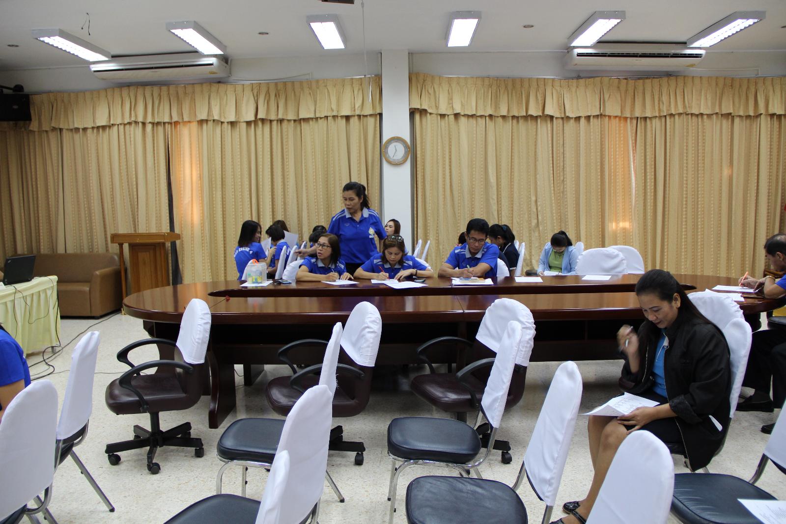 ภาพถ่าย ใช้ปุ่มลูกศร ซ้าย หรือ ขวา เลื่อนภาพถ่าย หรือปุ่มสามเหลี่ยมฉายภาพอัตโนมัติ  ถ้าต้องการบันทึกภาพ ใช้เมาส์คลิกขวาเลือกหัวข้อ  เป็นรูปภาพเป็น.. หรือ save as.. แสดงเต็มจอภาพ กุดปุ่ม F11 