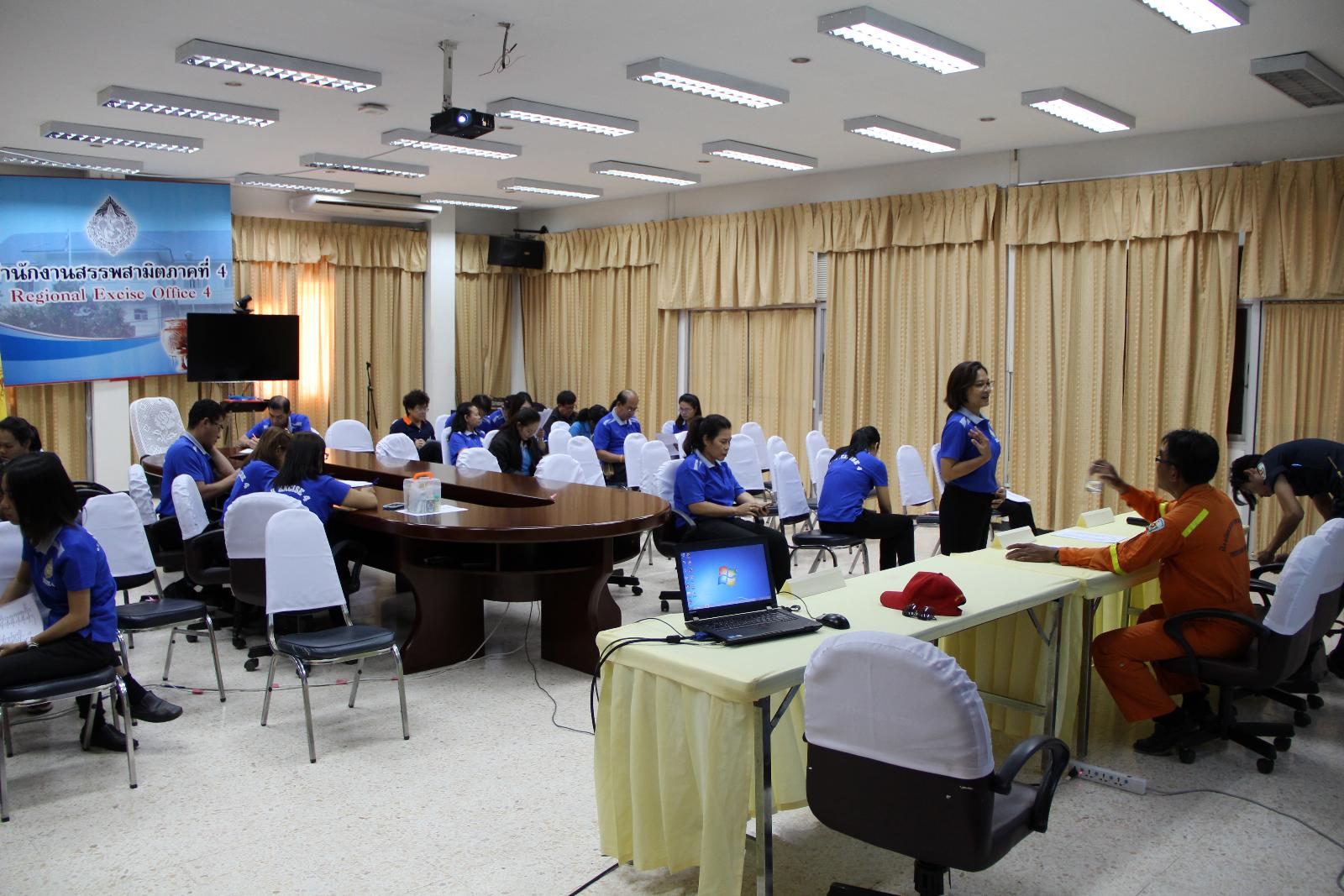 ภาพถ่าย ใช้ปุ่มลูกศร ซ้าย หรือ ขวา เลื่อนภาพถ่าย หรือปุ่มสามเหลี่ยมฉายภาพอัตโนมัติ  ถ้าต้องการบันทึกภาพ ใช้เมาส์คลิกขวาเลือกหัวข้อ  เป็นรูปภาพเป็น.. หรือ save as.. แสดงเต็มจอภาพ กุดปุ่ม F11 