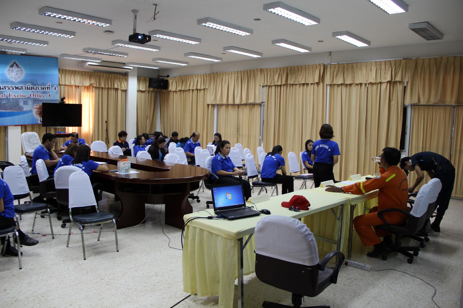 ภาพถ่าย ใช้ปุ่มลูกศร ซ้าย หรือ ขวา เลื่อนภาพถ่าย หรือปุ่มสามเหลี่ยมฉายภาพอัตโนมัติ  ถ้าต้องการบันทึกภาพ ใช้เมาส์คลิกขวาเลือกหัวข้อ  เป็นรูปภาพเป็น.. หรือ save as.. แสดงเต็มจอภาพ กุดปุ่ม F11 