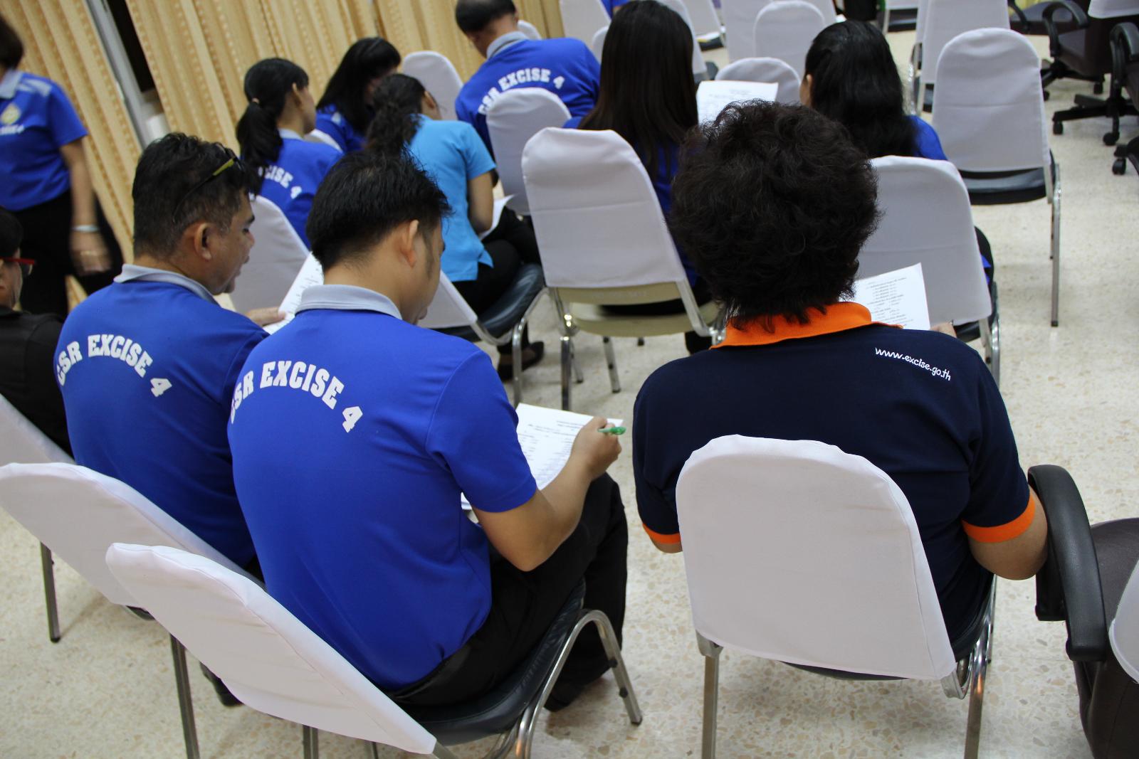 ภาพถ่าย ใช้ปุ่มลูกศร ซ้าย หรือ ขวา เลื่อนภาพถ่าย หรือปุ่มสามเหลี่ยมฉายภาพอัตโนมัติ  ถ้าต้องการบันทึกภาพ ใช้เมาส์คลิกขวาเลือกหัวข้อ  เป็นรูปภาพเป็น.. หรือ save as.. แสดงเต็มจอภาพ กุดปุ่ม F11 