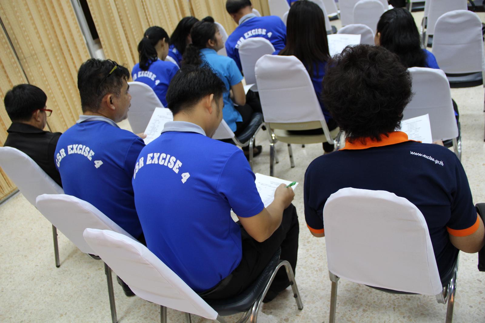 ภาพถ่าย ใช้ปุ่มลูกศร ซ้าย หรือ ขวา เลื่อนภาพถ่าย หรือปุ่มสามเหลี่ยมฉายภาพอัตโนมัติ  ถ้าต้องการบันทึกภาพ ใช้เมาส์คลิกขวาเลือกหัวข้อ  เป็นรูปภาพเป็น.. หรือ save as.. แสดงเต็มจอภาพ กุดปุ่ม F11 