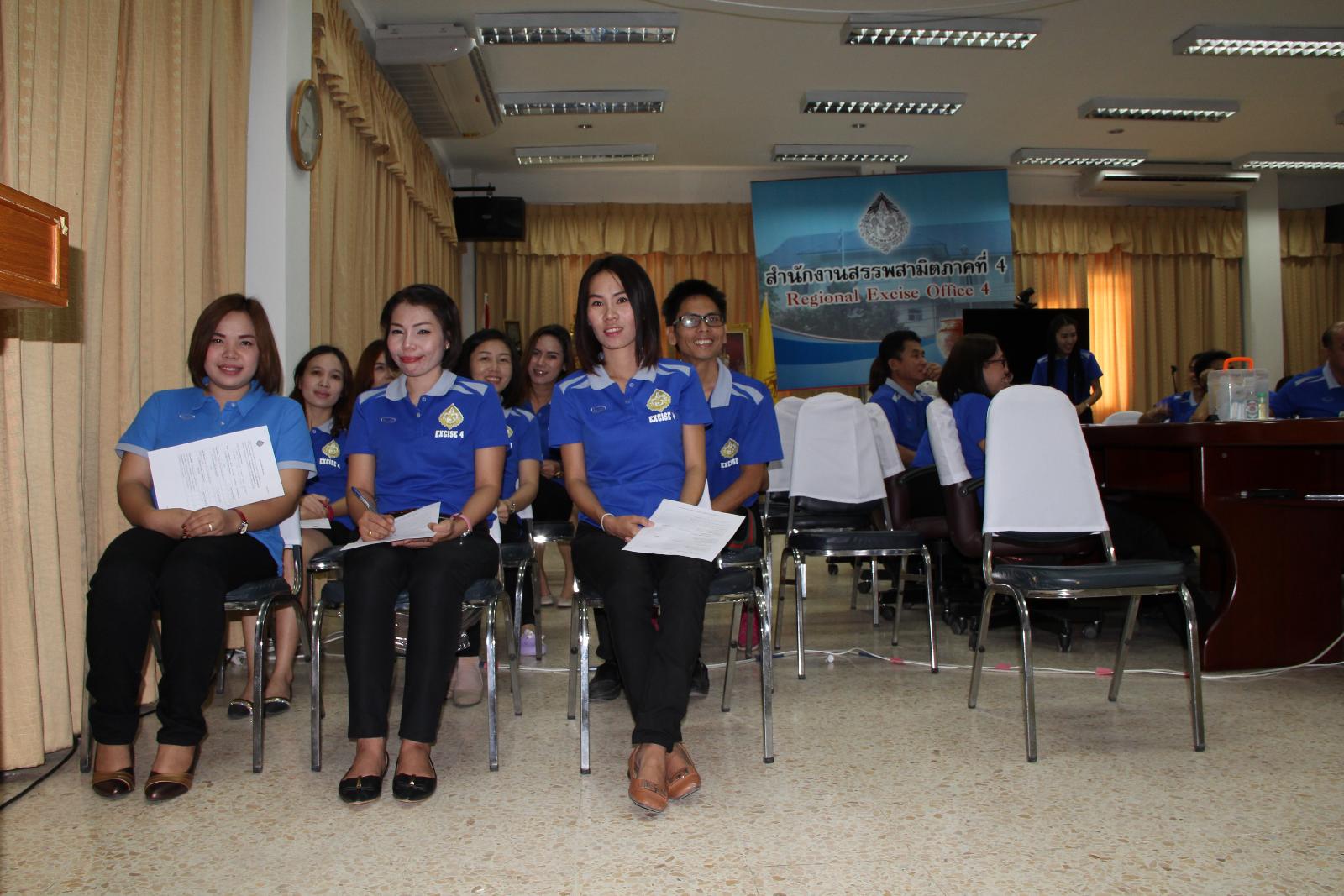 ภาพถ่าย ใช้ปุ่มลูกศร ซ้าย หรือ ขวา เลื่อนภาพถ่าย หรือปุ่มสามเหลี่ยมฉายภาพอัตโนมัติ  ถ้าต้องการบันทึกภาพ ใช้เมาส์คลิกขวาเลือกหัวข้อ  เป็นรูปภาพเป็น.. หรือ save as.. แสดงเต็มจอภาพ กุดปุ่ม F11 