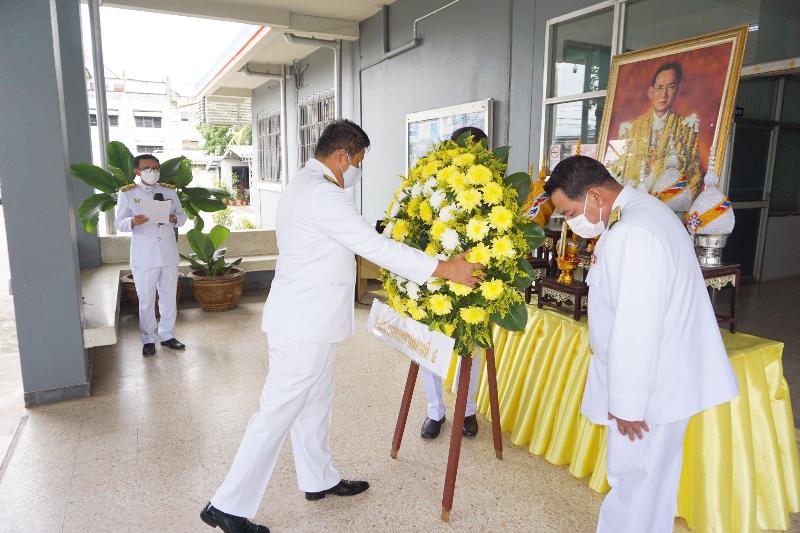 ภาพถ่าย ใช้ปุ่มลูกศร ซ้าย หรือ ขวา เลื่อนภาพถ่าย หรือปุ่มสามเหลี่ยมฉายภาพอัตโนมัติ  ถ้าต้องการบันทึกภาพ ใช้เมาส์คลิกขวาเลือกหัวข้อ  เป็นรูปภาพเป็น.. หรือ save as.. แสดงเต็มจอภาพ กุดปุ่ม F11 