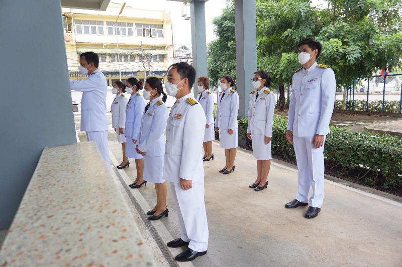 ภาพถ่าย ใช้ปุ่มลูกศร ซ้าย หรือ ขวา เลื่อนภาพถ่าย หรือปุ่มสามเหลี่ยมฉายภาพอัตโนมัติ  ถ้าต้องการบันทึกภาพ ใช้เมาส์คลิกขวาเลือกหัวข้อ  เป็นรูปภาพเป็น.. หรือ save as.. แสดงเต็มจอภาพ กุดปุ่ม F11 