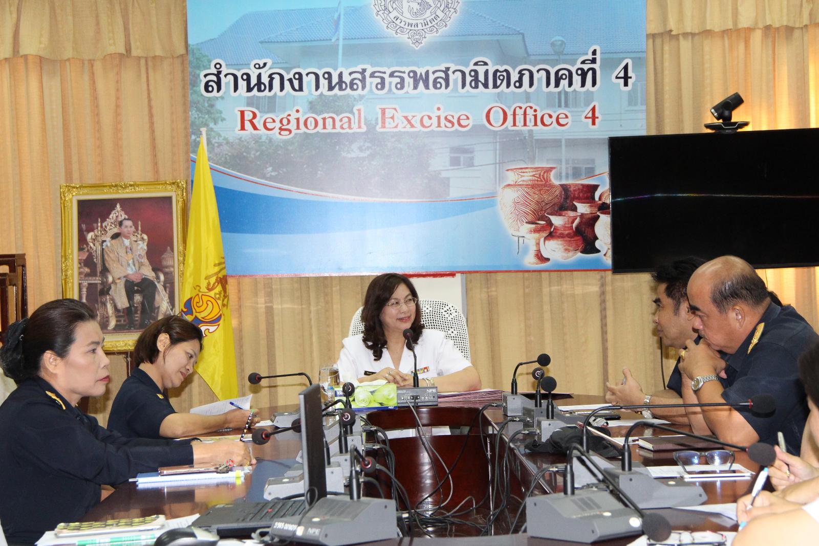 ภาพถ่าย ใช้ปุ่มลูกศร ซ้าย หรือ ขวา เลื่อนภาพถ่าย หรือปุ่มสามเหลี่ยมฉายภาพอัตโนมัติ  ถ้าต้องการบันทึกภาพ ใช้เมาส์คลิกขวาเลือกหัวข้อ  เป็นรูปภาพเป็น.. หรือ save as.. แสดงเต็มจอภาพ กุดปุ่ม F11 