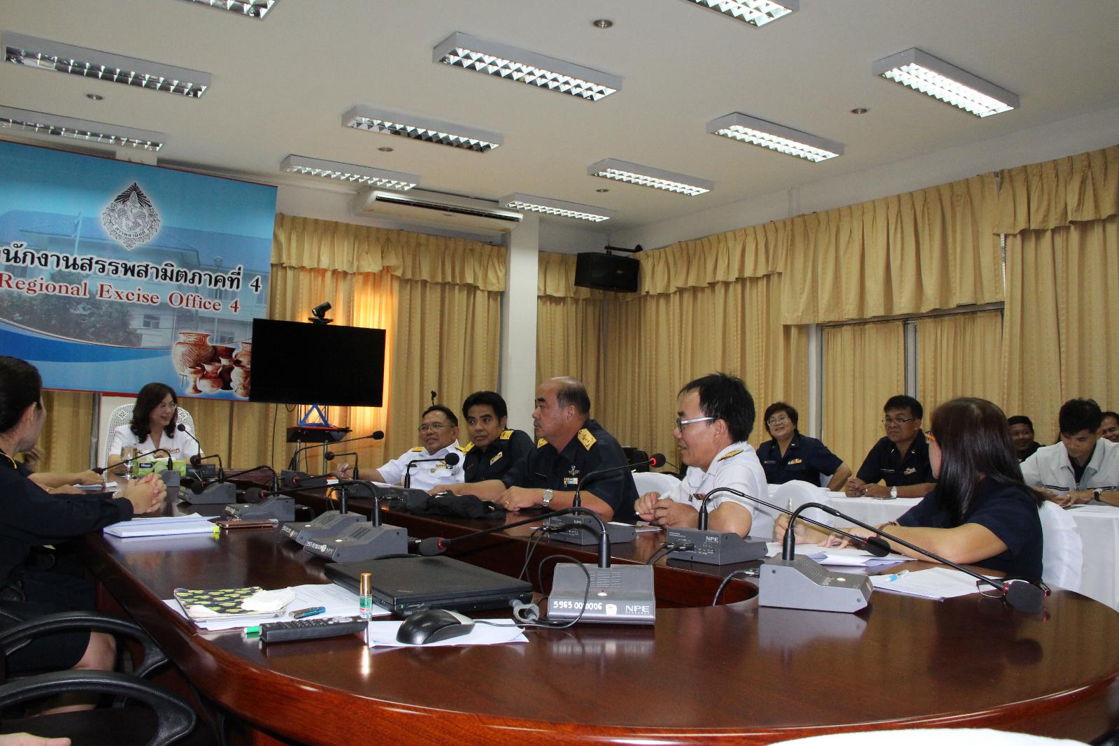 ภาพถ่าย ใช้ปุ่มลูกศร ซ้าย หรือ ขวา เลื่อนภาพถ่าย หรือปุ่มสามเหลี่ยมฉายภาพอัตโนมัติ  ถ้าต้องการบันทึกภาพ ใช้เมาส์คลิกขวาเลือกหัวข้อ  เป็นรูปภาพเป็น.. หรือ save as.. แสดงเต็มจอภาพ กุดปุ่ม F11 