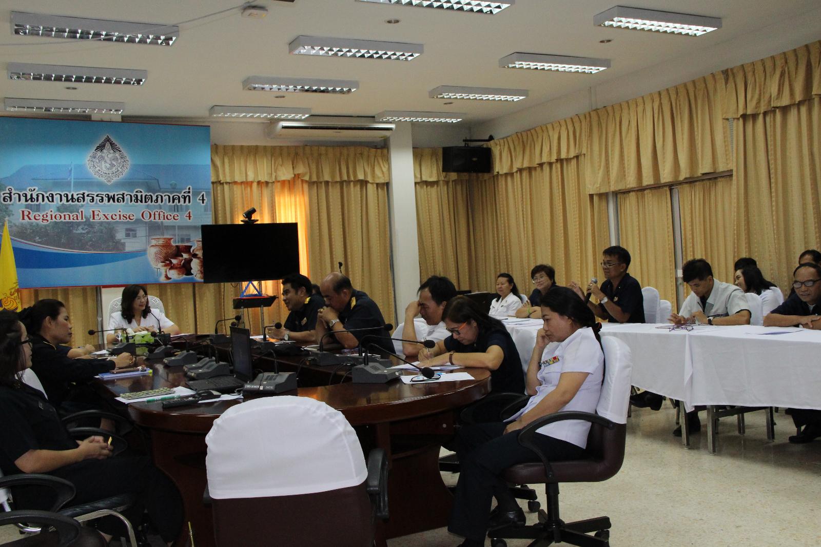 ภาพถ่าย ใช้ปุ่มลูกศร ซ้าย หรือ ขวา เลื่อนภาพถ่าย หรือปุ่มสามเหลี่ยมฉายภาพอัตโนมัติ  ถ้าต้องการบันทึกภาพ ใช้เมาส์คลิกขวาเลือกหัวข้อ  เป็นรูปภาพเป็น.. หรือ save as.. แสดงเต็มจอภาพ กุดปุ่ม F11 