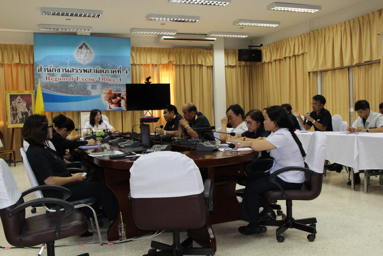 ภาพถ่าย ใช้ปุ่มลูกศร ซ้าย หรือ ขวา เลื่อนภาพถ่าย หรือปุ่มสามเหลี่ยมฉายภาพอัตโนมัติ  ถ้าต้องการบันทึกภาพ ใช้เมาส์คลิกขวาเลือกหัวข้อ  เป็นรูปภาพเป็น.. หรือ save as.. แสดงเต็มจอภาพ กุดปุ่ม F11 