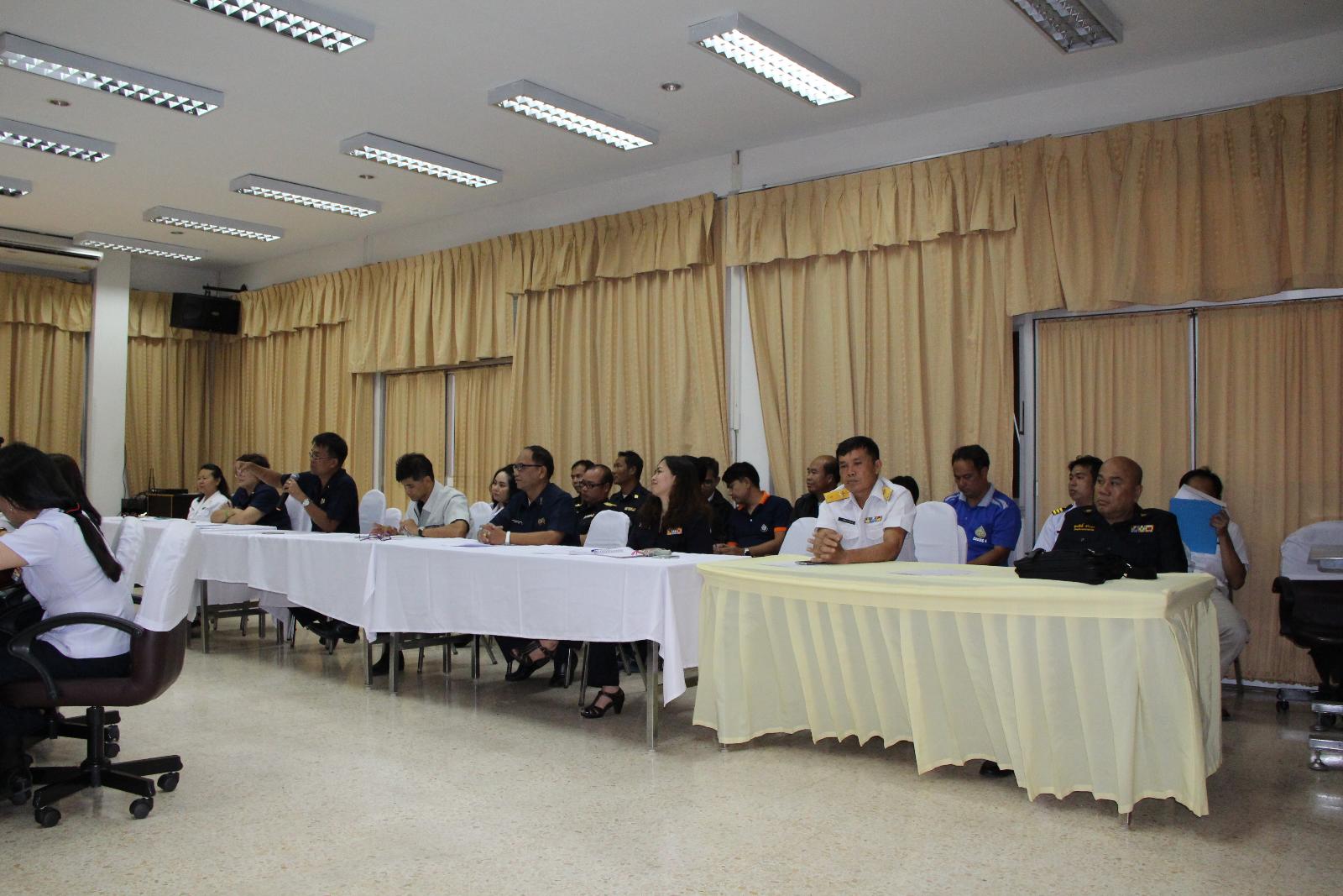 ภาพถ่าย ใช้ปุ่มลูกศร ซ้าย หรือ ขวา เลื่อนภาพถ่าย หรือปุ่มสามเหลี่ยมฉายภาพอัตโนมัติ  ถ้าต้องการบันทึกภาพ ใช้เมาส์คลิกขวาเลือกหัวข้อ  เป็นรูปภาพเป็น.. หรือ save as.. แสดงเต็มจอภาพ กุดปุ่ม F11 