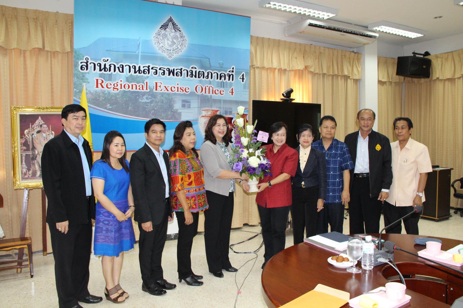 ภาพถ่าย ใช้ปุ่มลูกศร ซ้าย หรือ ขวา เลื่อนภาพถ่าย หรือปุ่มสามเหลี่ยมฉายภาพอัตโนมัติ  ถ้าต้องการบันทึกภาพ ใช้เมาส์คลิกขวาเลือกหัวข้อ  เป็นรูปภาพเป็น.. หรือ save as.. แสดงเต็มจอภาพ กุดปุ่ม F11 