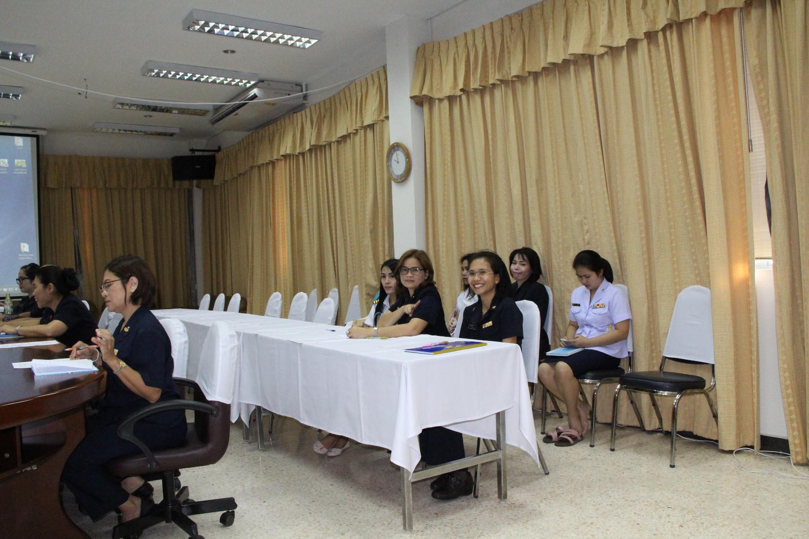 ภาพถ่าย ใช้ปุ่มลูกศร ซ้าย หรือ ขวา เลื่อนภาพถ่าย หรือปุ่มสามเหลี่ยมฉายภาพอัตโนมัติ  ถ้าต้องการบันทึกภาพ ใช้เมาส์คลิกขวาเลือกหัวข้อ  เป็นรูปภาพเป็น.. หรือ save as.. แสดงเต็มจอภาพ กุดปุ่ม F11 