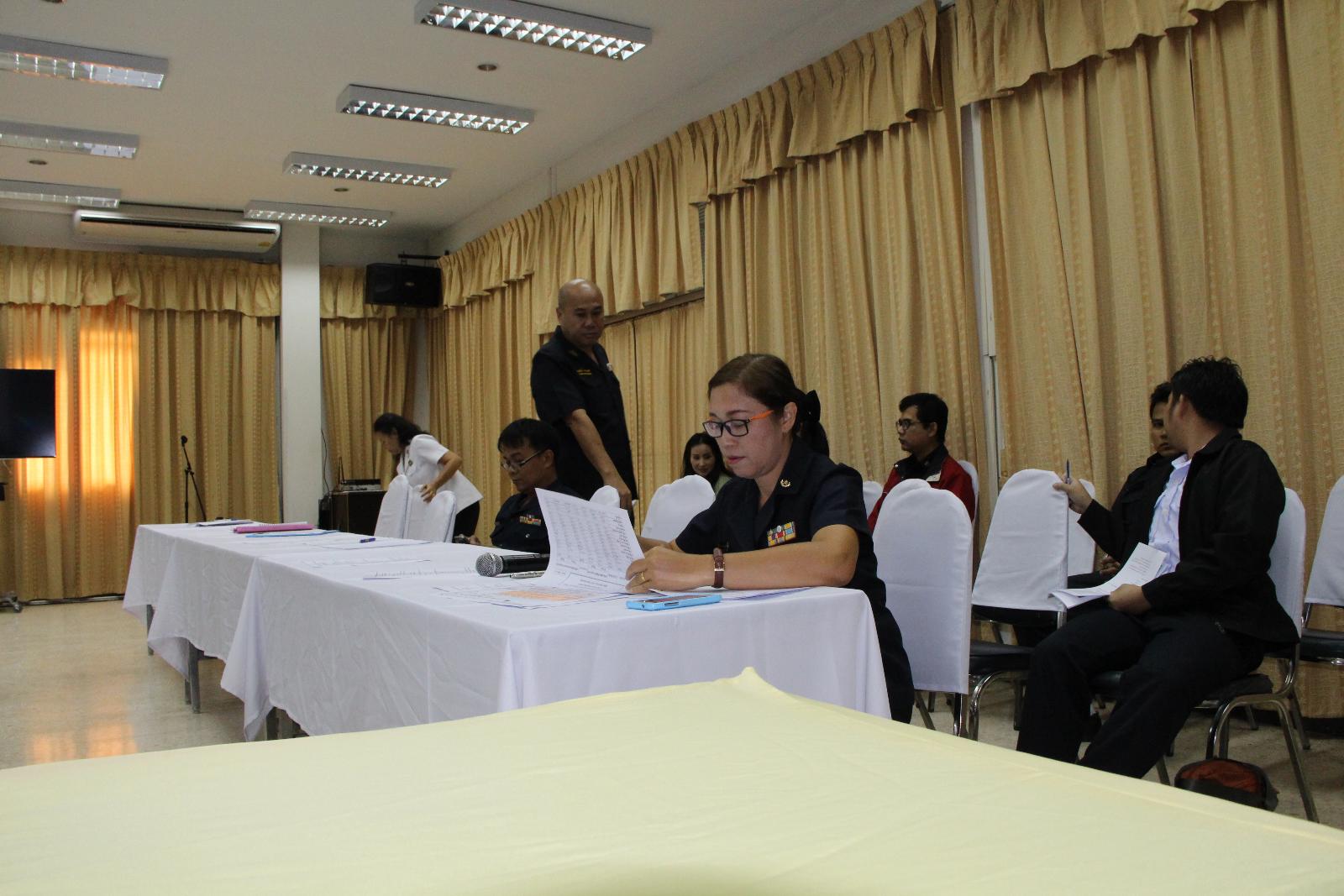 ภาพถ่าย ใช้ปุ่มลูกศร ซ้าย หรือ ขวา เลื่อนภาพถ่าย หรือปุ่มสามเหลี่ยมฉายภาพอัตโนมัติ  ถ้าต้องการบันทึกภาพ ใช้เมาส์คลิกขวาเลือกหัวข้อ  เป็นรูปภาพเป็น.. หรือ save as.. แสดงเต็มจอภาพ กุดปุ่ม F11 