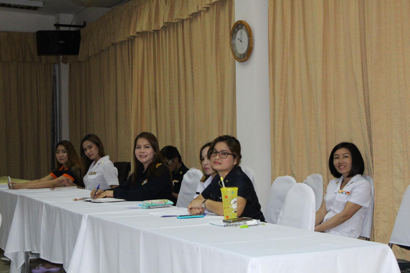 ภาพถ่าย ใช้ปุ่มลูกศร ซ้าย หรือ ขวา เลื่อนภาพถ่าย หรือปุ่มสามเหลี่ยมฉายภาพอัตโนมัติ  ถ้าต้องการบันทึกภาพ ใช้เมาส์คลิกขวาเลือกหัวข้อ  เป็นรูปภาพเป็น.. หรือ save as.. แสดงเต็มจอภาพ กุดปุ่ม F11 