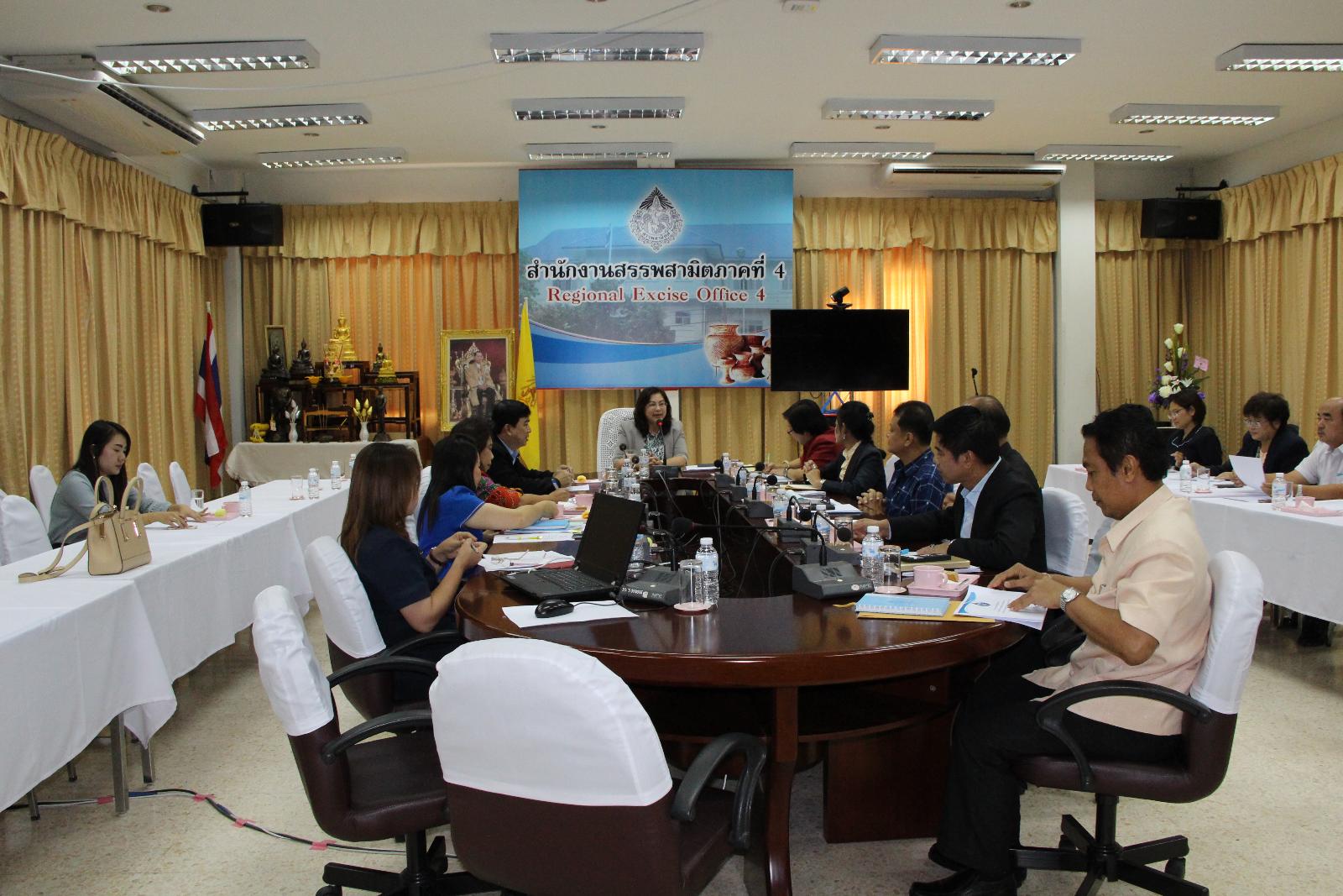 ภาพถ่าย ใช้ปุ่มลูกศร ซ้าย หรือ ขวา เลื่อนภาพถ่าย หรือปุ่มสามเหลี่ยมฉายภาพอัตโนมัติ  ถ้าต้องการบันทึกภาพ ใช้เมาส์คลิกขวาเลือกหัวข้อ  เป็นรูปภาพเป็น.. หรือ save as.. แสดงเต็มจอภาพ กุดปุ่ม F11 