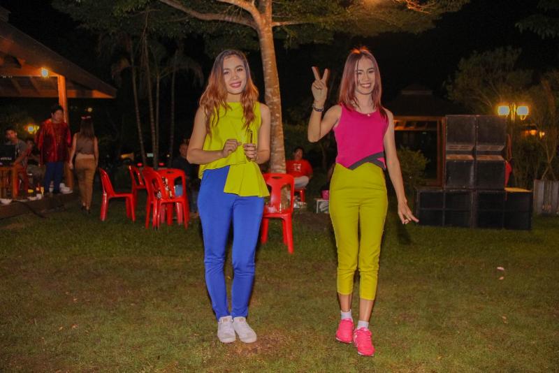 ภาพถ่าย ใช้ปุ่มลูกศร ซ้าย หรือ ขวา เลื่อนภาพถ่าย หรือปุ่มสามเหลี่ยมฉายภาพอัตโนมัติ  ถ้าต้องการบันทึกภาพ ใช้เมาส์คลิกขวาเลือกหัวข้อ  เป็นรูปภาพเป็น.. หรือ save as.. แสดงเต็มจอภาพ กุดปุ่ม F11 