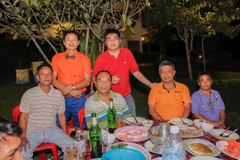 ภาพถ่าย ใช้ปุ่มลูกศร ซ้าย หรือ ขวา เลื่อนภาพถ่าย หรือปุ่มสามเหลี่ยมฉายภาพอัตโนมัติ  ถ้าต้องการบันทึกภาพ ใช้เมาส์คลิกขวาเลือกหัวข้อ  เป็นรูปภาพเป็น.. หรือ save as.. แสดงเต็มจอภาพ กุดปุ่ม F11 