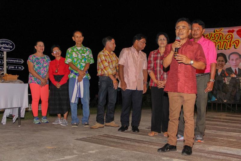 ภาพถ่าย ใช้ปุ่มลูกศร ซ้าย หรือ ขวา เลื่อนภาพถ่าย หรือปุ่มสามเหลี่ยมฉายภาพอัตโนมัติ  ถ้าต้องการบันทึกภาพ ใช้เมาส์คลิกขวาเลือกหัวข้อ  เป็นรูปภาพเป็น.. หรือ save as.. แสดงเต็มจอภาพ กุดปุ่ม F11 