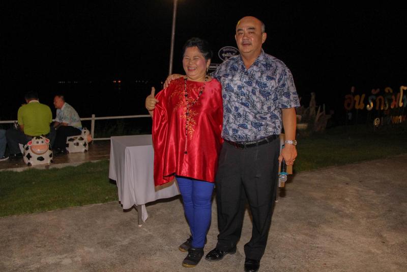 ภาพถ่าย ใช้ปุ่มลูกศร ซ้าย หรือ ขวา เลื่อนภาพถ่าย หรือปุ่มสามเหลี่ยมฉายภาพอัตโนมัติ  ถ้าต้องการบันทึกภาพ ใช้เมาส์คลิกขวาเลือกหัวข้อ  เป็นรูปภาพเป็น.. หรือ save as.. แสดงเต็มจอภาพ กุดปุ่ม F11 