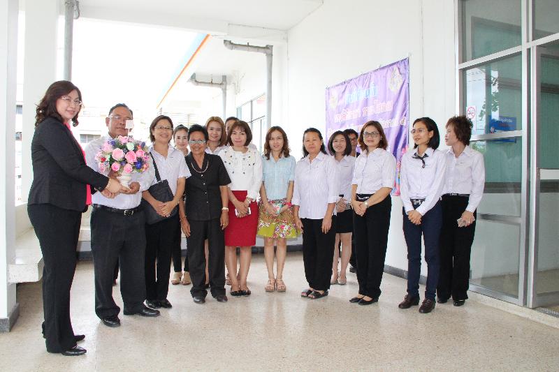 ภาพถ่าย ใช้ปุ่มลูกศร ซ้าย หรือ ขวา เลื่อนภาพถ่าย หรือปุ่มสามเหลี่ยมฉายภาพอัตโนมัติ  ถ้าต้องการบันทึกภาพ ใช้เมาส์คลิกขวาเลือกหัวข้อ  เป็นรูปภาพเป็น.. หรือ save as.. แสดงเต็มจอภาพ กุดปุ่ม F11 