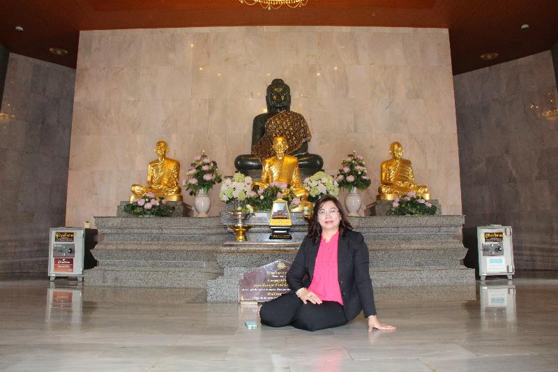 ภาพถ่าย ใช้ปุ่มลูกศร ซ้าย หรือ ขวา เลื่อนภาพถ่าย หรือปุ่มสามเหลี่ยมฉายภาพอัตโนมัติ  ถ้าต้องการบันทึกภาพ ใช้เมาส์คลิกขวาเลือกหัวข้อ  เป็นรูปภาพเป็น.. หรือ save as.. แสดงเต็มจอภาพ กุดปุ่ม F11 