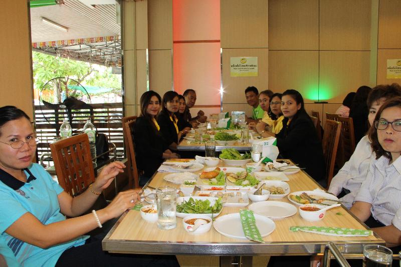 ภาพถ่าย ใช้ปุ่มลูกศร ซ้าย หรือ ขวา เลื่อนภาพถ่าย หรือปุ่มสามเหลี่ยมฉายภาพอัตโนมัติ  ถ้าต้องการบันทึกภาพ ใช้เมาส์คลิกขวาเลือกหัวข้อ  เป็นรูปภาพเป็น.. หรือ save as.. แสดงเต็มจอภาพ กุดปุ่ม F11 