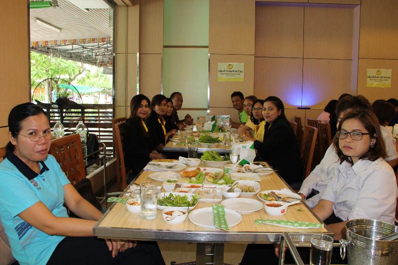 ภาพถ่าย ใช้ปุ่มลูกศร ซ้าย หรือ ขวา เลื่อนภาพถ่าย หรือปุ่มสามเหลี่ยมฉายภาพอัตโนมัติ  ถ้าต้องการบันทึกภาพ ใช้เมาส์คลิกขวาเลือกหัวข้อ  เป็นรูปภาพเป็น.. หรือ save as.. แสดงเต็มจอภาพ กุดปุ่ม F11 