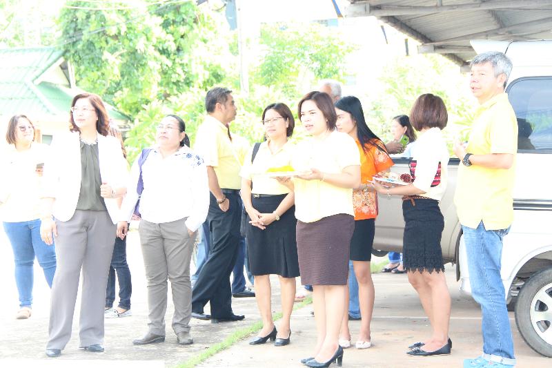 ภาพถ่าย ใช้ปุ่มลูกศร ซ้าย หรือ ขวา เลื่อนภาพถ่าย หรือปุ่มสามเหลี่ยมฉายภาพอัตโนมัติ  ถ้าต้องการบันทึกภาพ ใช้เมาส์คลิกขวาเลือกหัวข้อ  เป็นรูปภาพเป็น.. หรือ save as.. แสดงเต็มจอภาพ กุดปุ่ม F11 