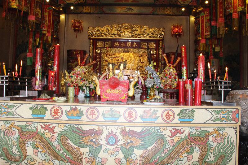 ภาพถ่าย ใช้ปุ่มลูกศร ซ้าย หรือ ขวา เลื่อนภาพถ่าย หรือปุ่มสามเหลี่ยมฉายภาพอัตโนมัติ  ถ้าต้องการบันทึกภาพ ใช้เมาส์คลิกขวาเลือกหัวข้อ  เป็นรูปภาพเป็น.. หรือ save as.. แสดงเต็มจอภาพ กุดปุ่ม F11 