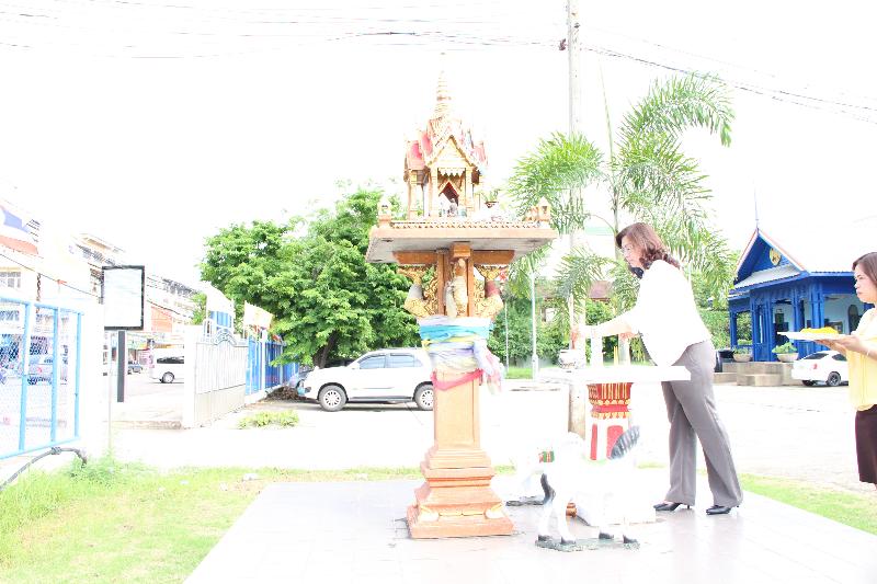 ภาพถ่าย ใช้ปุ่มลูกศร ซ้าย หรือ ขวา เลื่อนภาพถ่าย หรือปุ่มสามเหลี่ยมฉายภาพอัตโนมัติ  ถ้าต้องการบันทึกภาพ ใช้เมาส์คลิกขวาเลือกหัวข้อ  เป็นรูปภาพเป็น.. หรือ save as.. แสดงเต็มจอภาพ กุดปุ่ม F11 