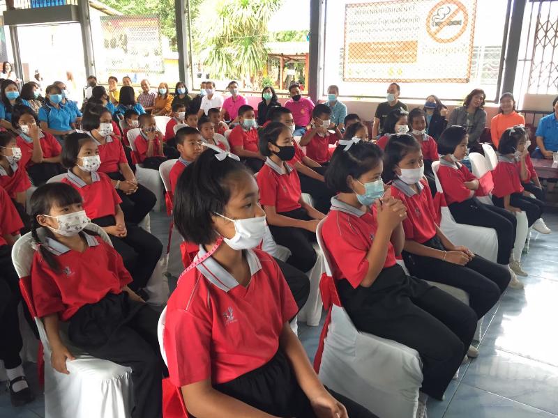 ภาพถ่าย ใช้ปุ่มลูกศร ซ้าย หรือ ขวา เลื่อนภาพถ่าย หรือปุ่มสามเหลี่ยมฉายภาพอัตโนมัติ  ถ้าต้องการบันทึกภาพ ใช้เมาส์คลิกขวาเลือกหัวข้อ  เป็นรูปภาพเป็น.. หรือ save as.. แสดงเต็มจอภาพ กุดปุ่ม F11 