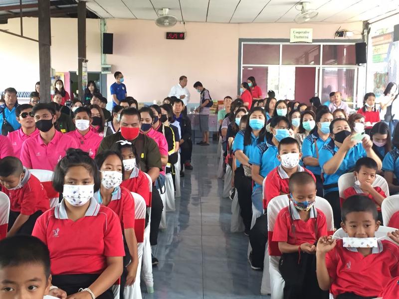 ภาพถ่าย ใช้ปุ่มลูกศร ซ้าย หรือ ขวา เลื่อนภาพถ่าย หรือปุ่มสามเหลี่ยมฉายภาพอัตโนมัติ  ถ้าต้องการบันทึกภาพ ใช้เมาส์คลิกขวาเลือกหัวข้อ  เป็นรูปภาพเป็น.. หรือ save as.. แสดงเต็มจอภาพ กุดปุ่ม F11 