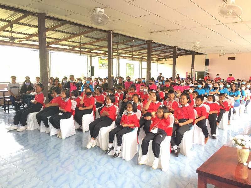 ภาพถ่าย ใช้ปุ่มลูกศร ซ้าย หรือ ขวา เลื่อนภาพถ่าย หรือปุ่มสามเหลี่ยมฉายภาพอัตโนมัติ  ถ้าต้องการบันทึกภาพ ใช้เมาส์คลิกขวาเลือกหัวข้อ  เป็นรูปภาพเป็น.. หรือ save as.. แสดงเต็มจอภาพ กุดปุ่ม F11 