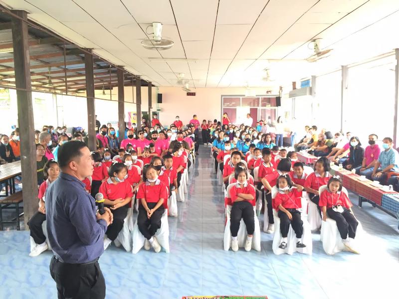 ภาพถ่าย ใช้ปุ่มลูกศร ซ้าย หรือ ขวา เลื่อนภาพถ่าย หรือปุ่มสามเหลี่ยมฉายภาพอัตโนมัติ  ถ้าต้องการบันทึกภาพ ใช้เมาส์คลิกขวาเลือกหัวข้อ  เป็นรูปภาพเป็น.. หรือ save as.. แสดงเต็มจอภาพ กุดปุ่ม F11 